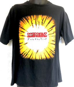 Scorpions- Face The Heat Tour ‘94 Condition: Slight wear. Sun fade line on right shoulder as shown in pictures. Lot of thread left on this classic tour tee.