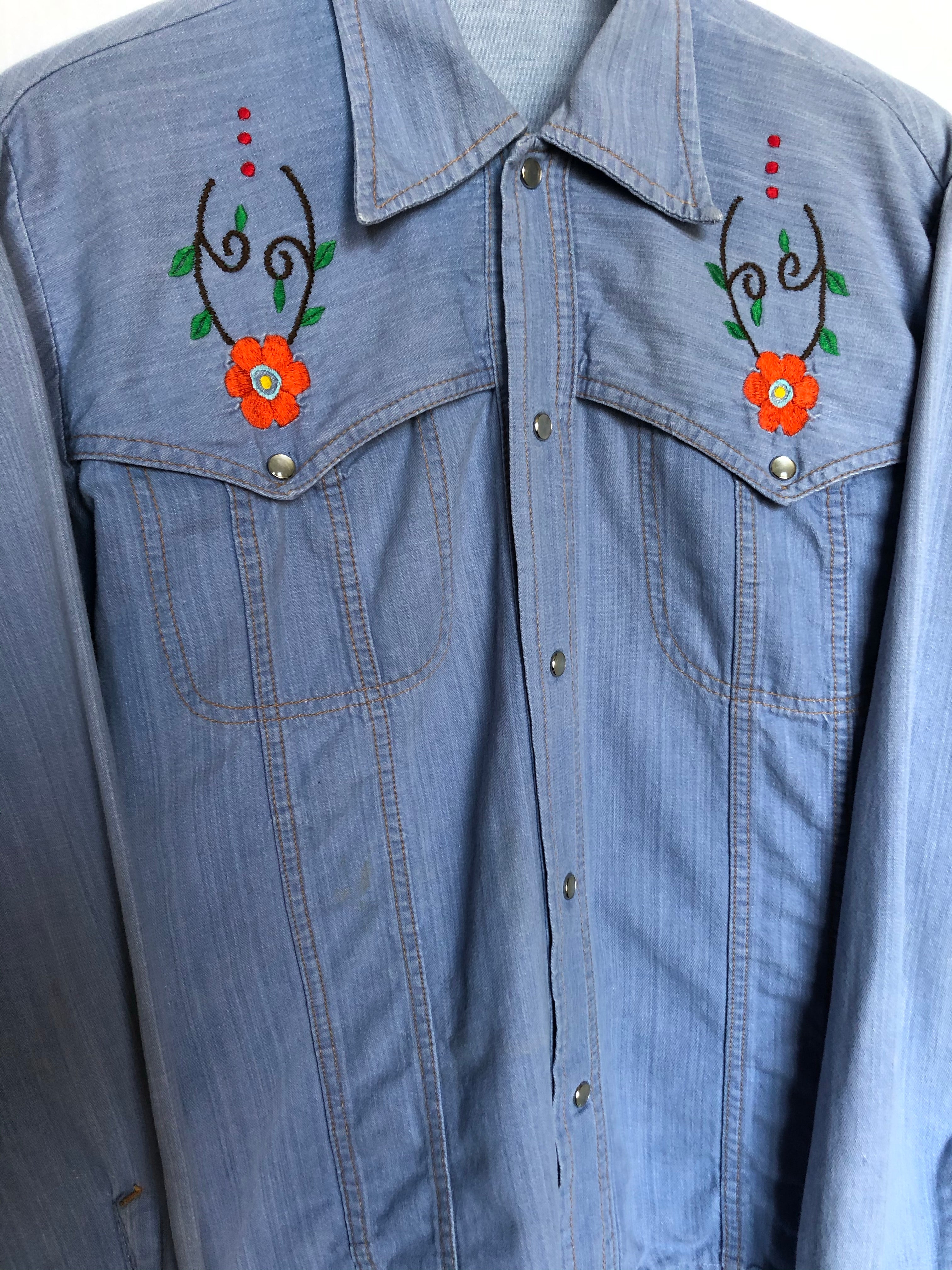 70’s Western Floral Embroidered Denim Pearl Snap